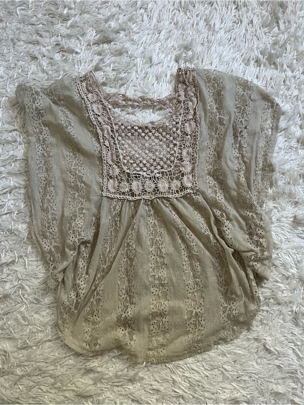 Women’s American Rag Lace Flutter Sleeve Top in Size Medium